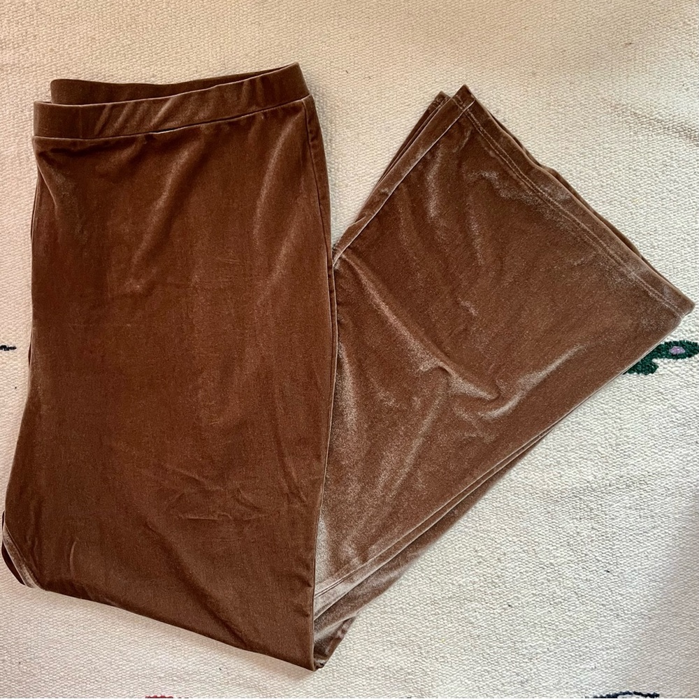 ASOS Design Curve velvet flares in mink • Size 18 • gold brown casual pants